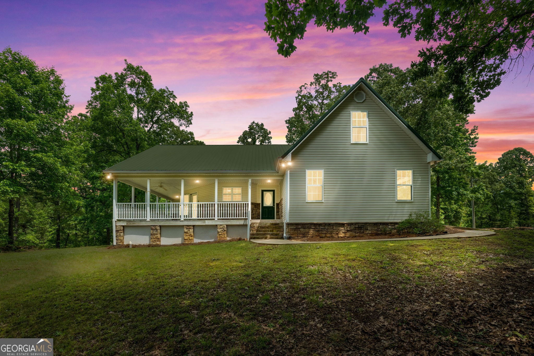 Property Photo: 204 Lunsford Road GA 30233