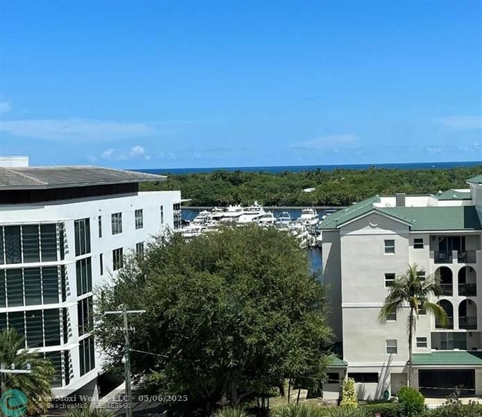 Property Photo: 2555 NE 11th St 810 FL 33304