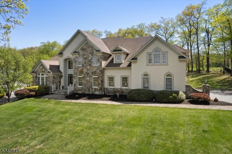 Property Photo:  6 Strawberry Ln  NJ 07059 