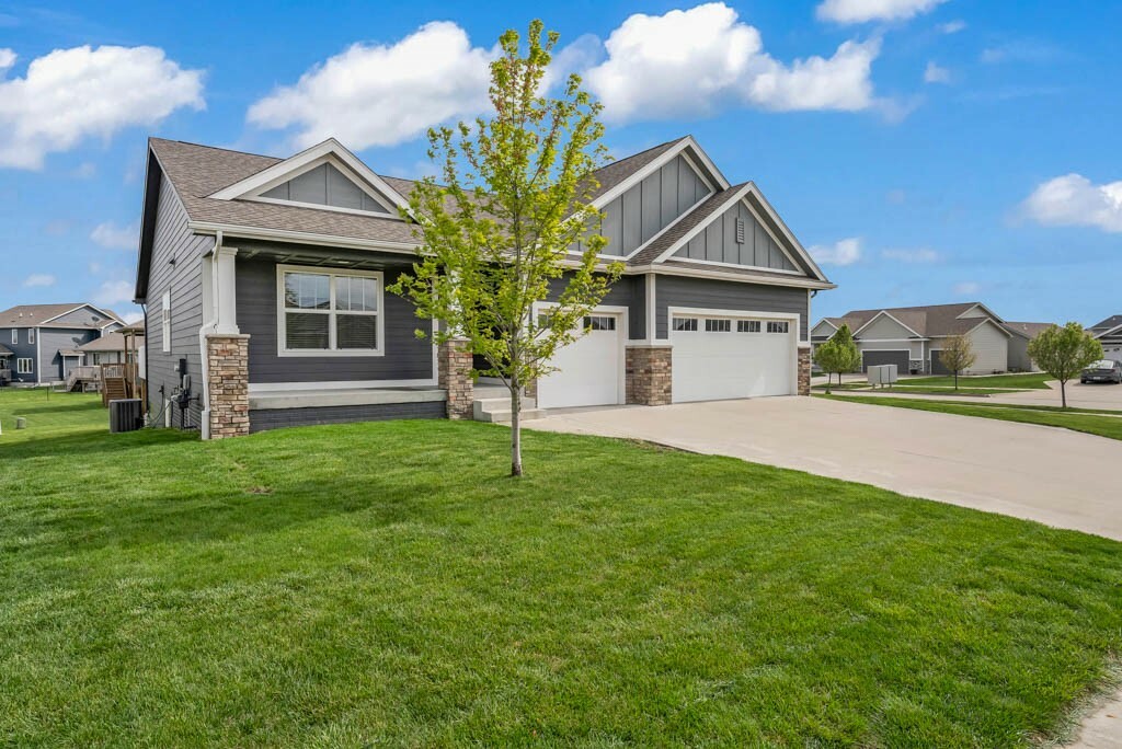 Property Photo: 2119 NW Reinhart Drive IA 50023