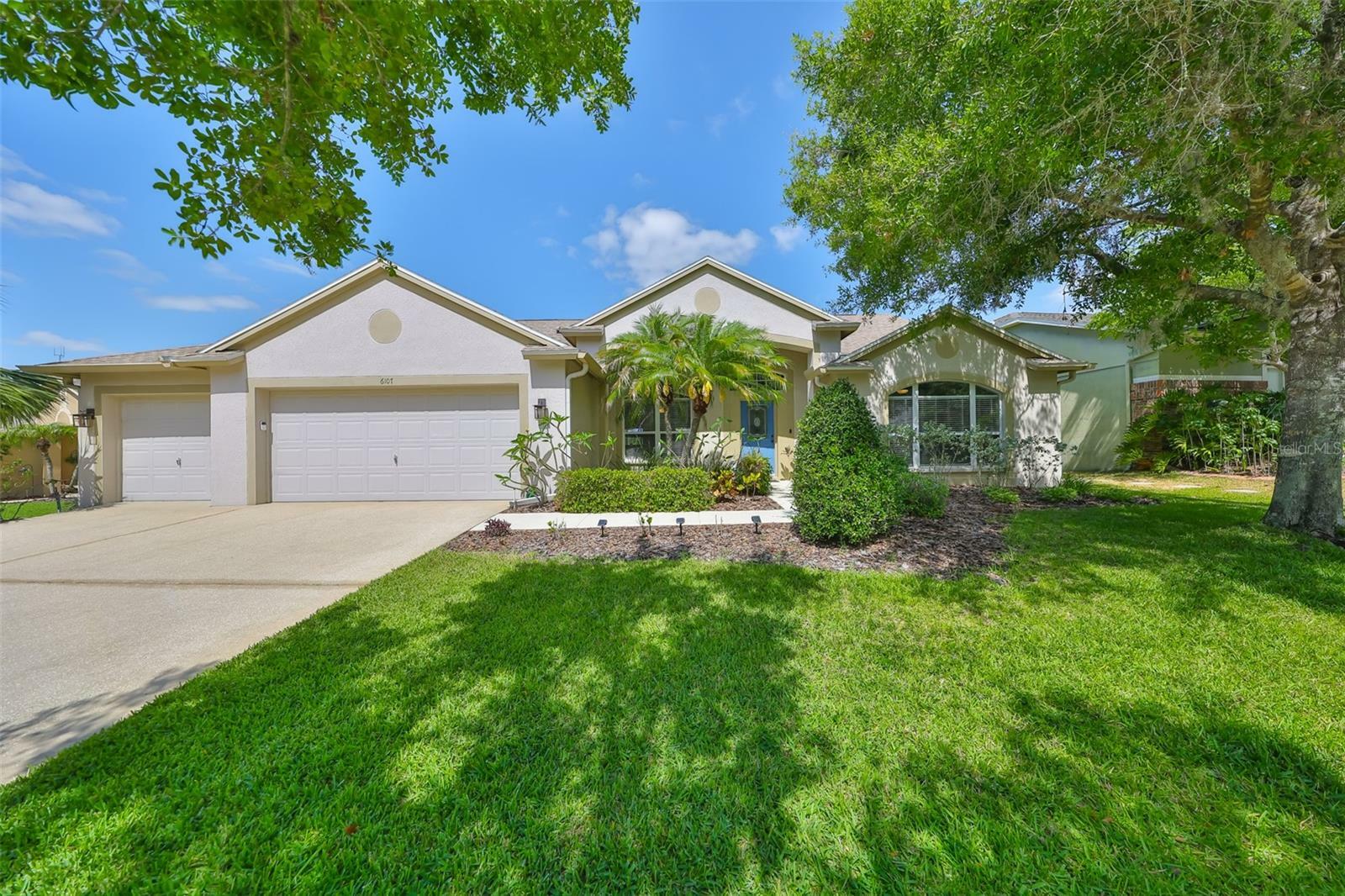 Property Photo: 6107 Heroncrest Court FL 33547