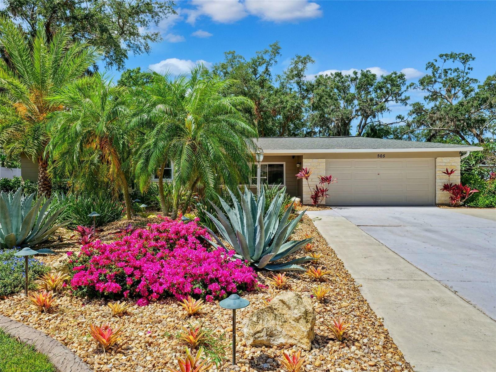 Property Photo: 505 S Larry Circle FL 33511