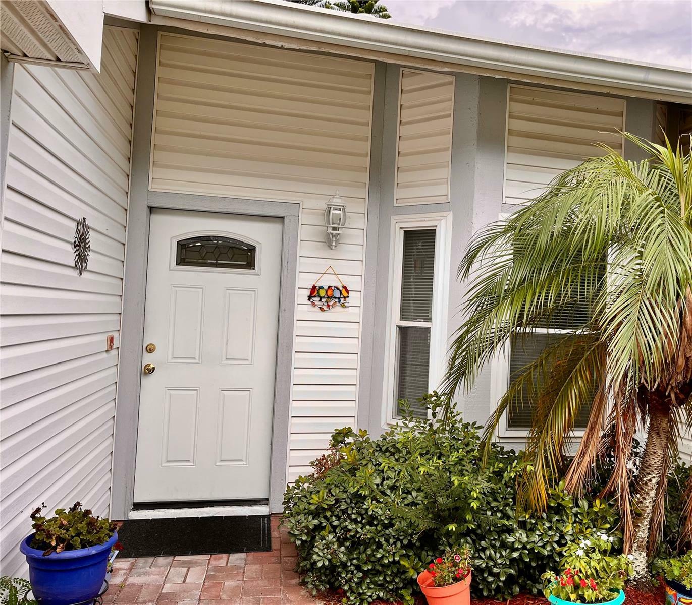 Property Photo: 840 Franklin Cir FL 34683