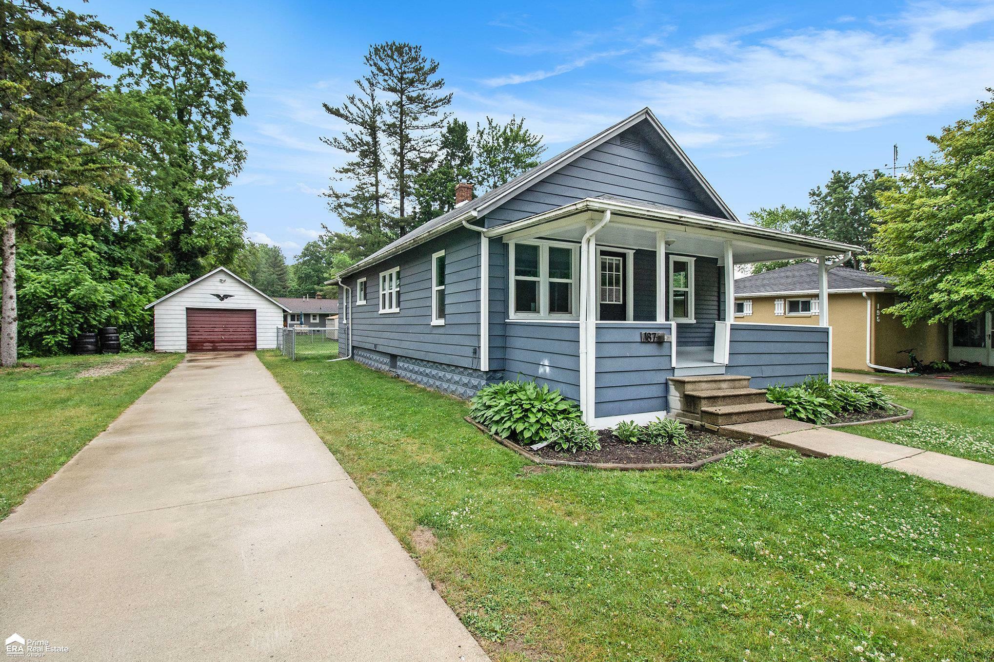 Property Photo: 187 S Saginaw Street MI 48457-9148