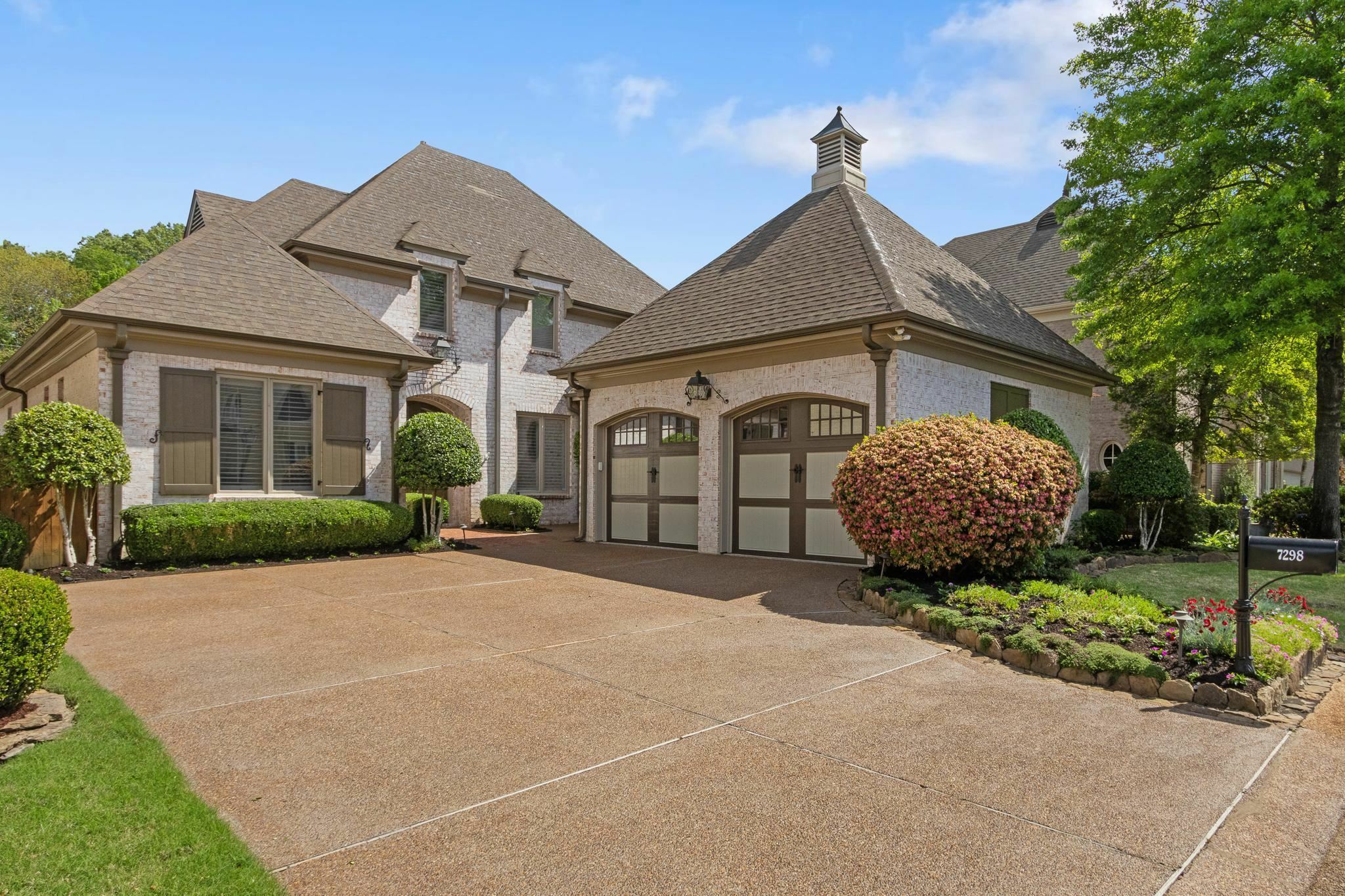 7298 Mont Blanc Dr  Germantown TN 38138 photo