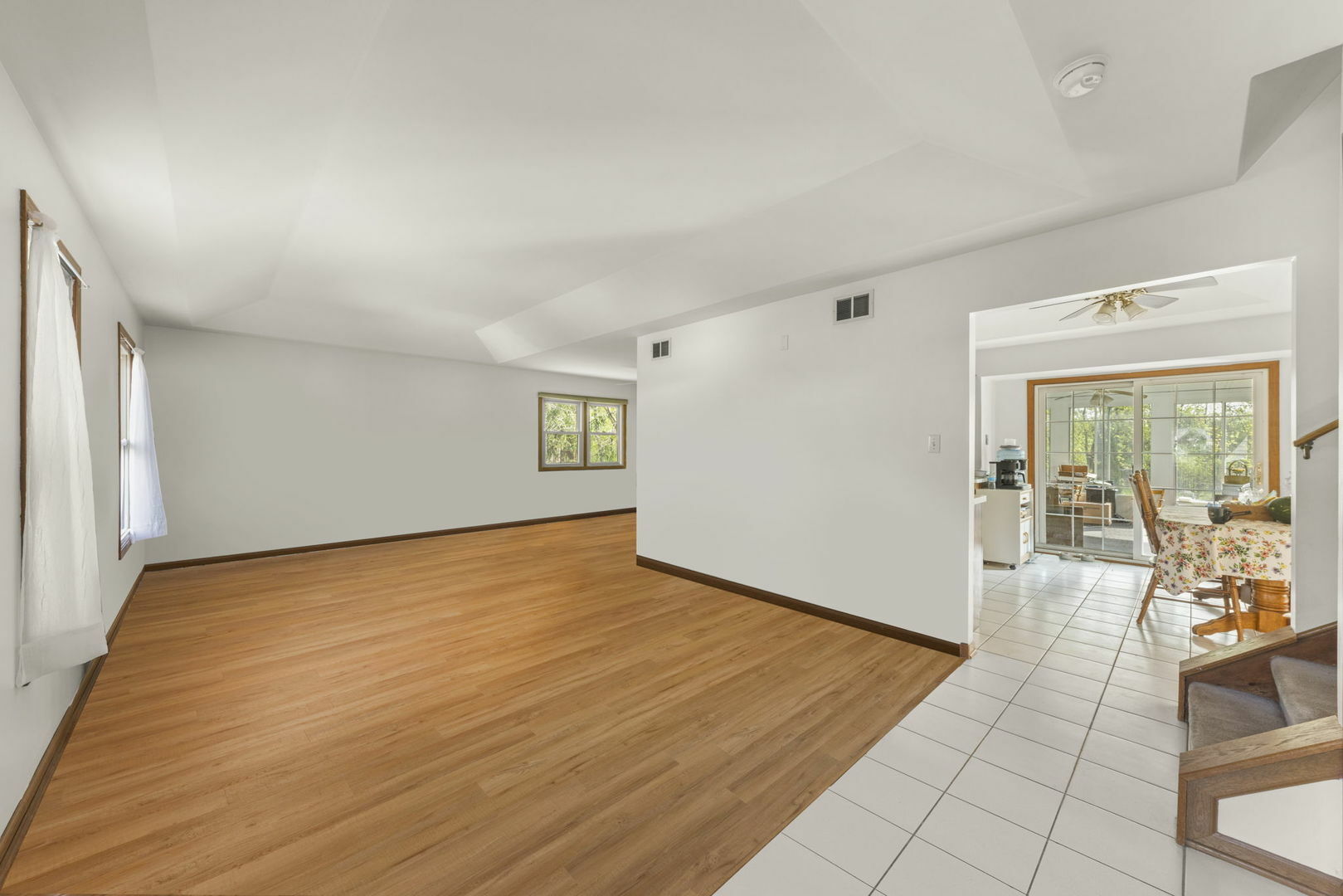 Property Photo:  210 E Circle Drive  IL 60451 