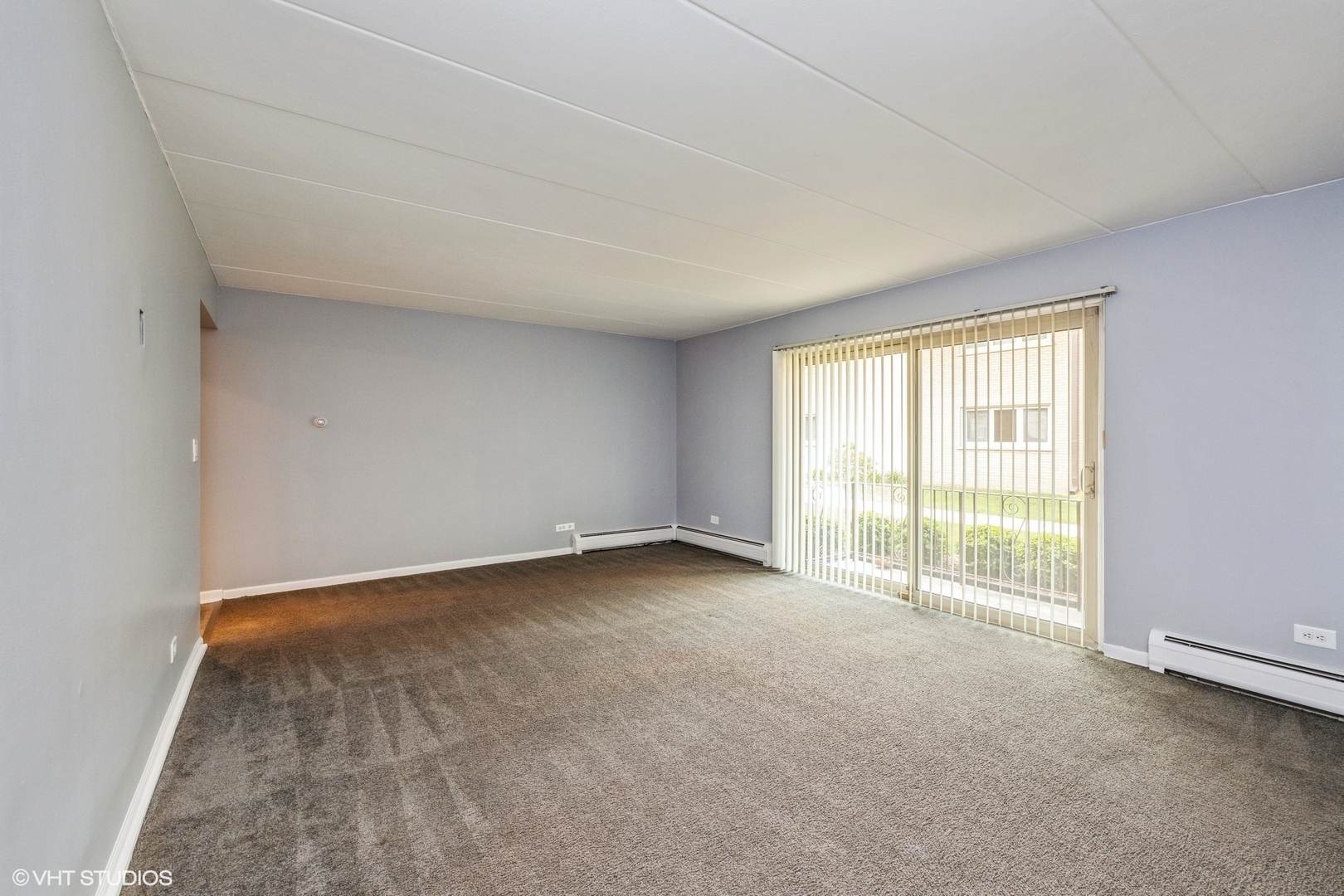 Property Photo: 6150 S Kensington Avenue 102 IL 60525