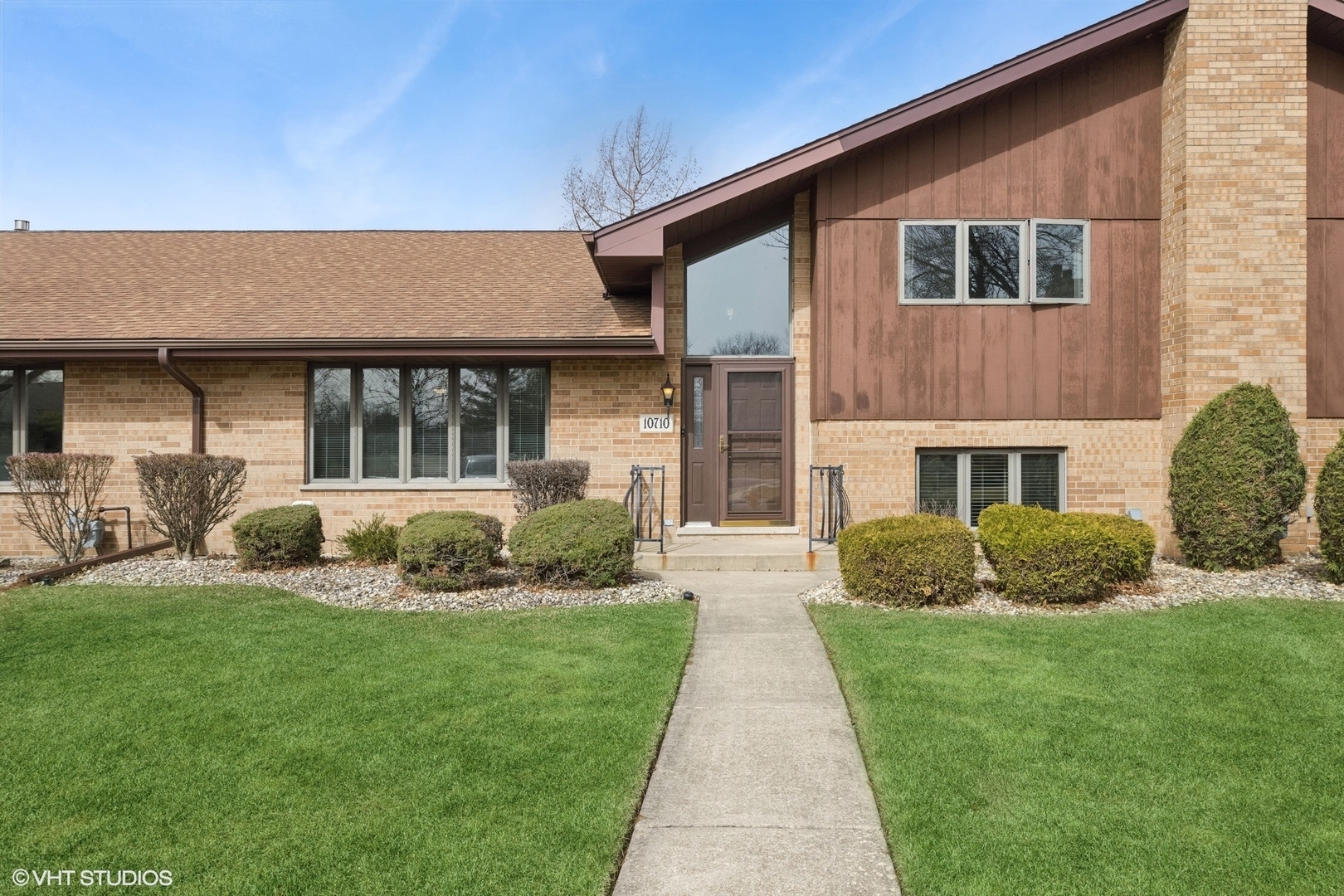 Property Photo: 10710 Kentucky Court 31 IL 60467