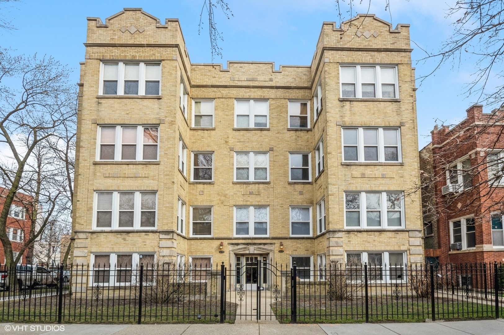 Property Photo: 4257 N Spaulding Avenue G IL 60618