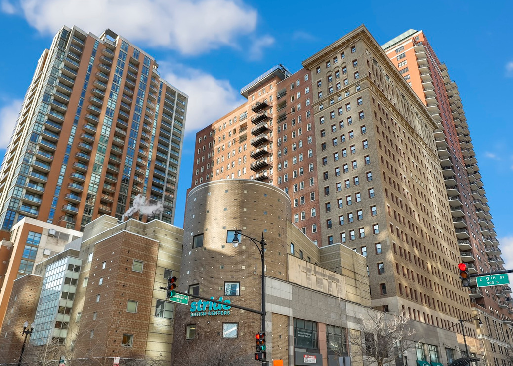 Property Photo: 40 E 9th Street 609 IL 60605