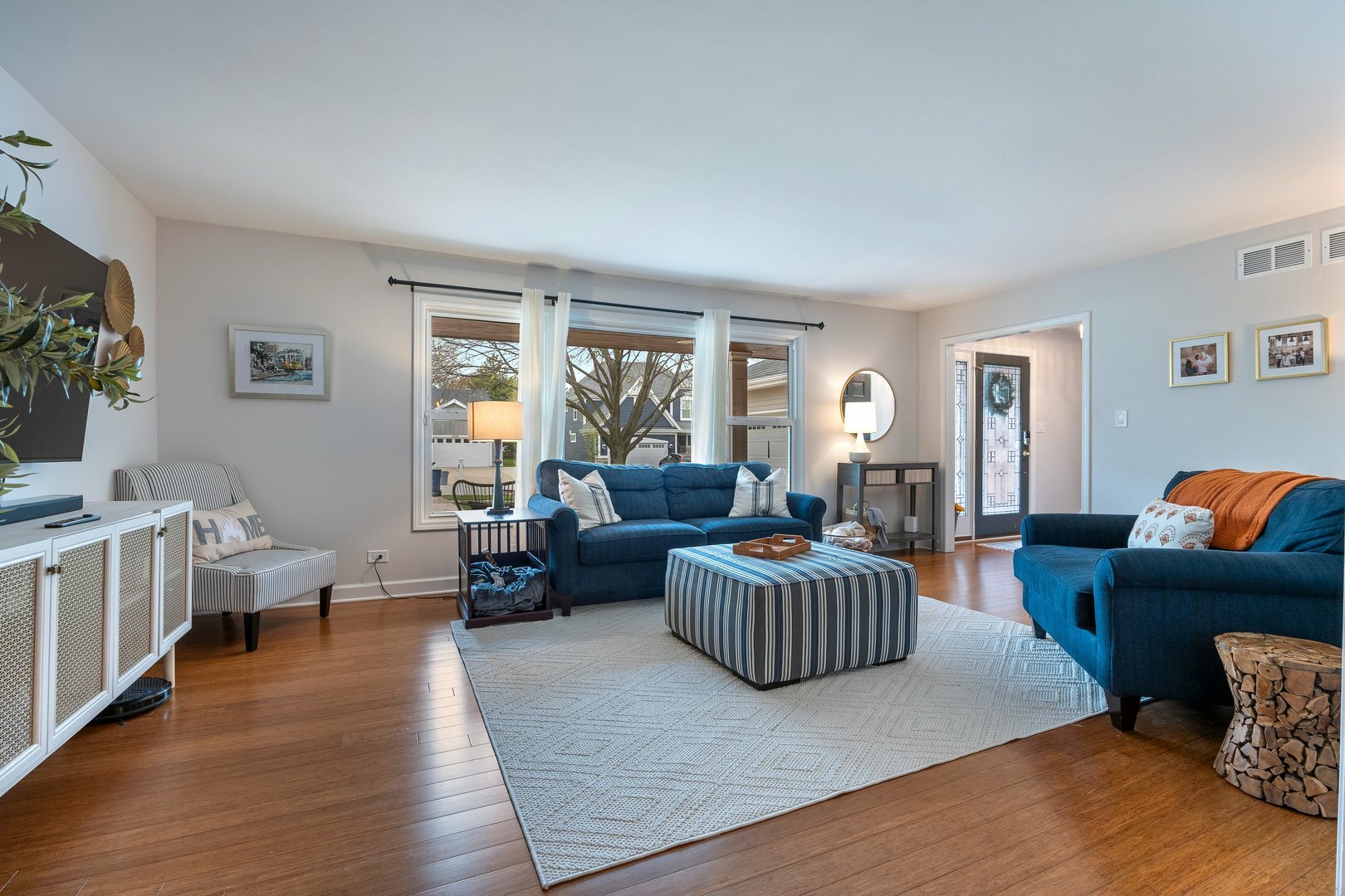 Property Photo: 6444 Coach House Road IL 60532
