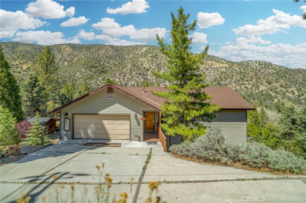 Property Photo:  15421 San Moritz Drive  CA 93222 