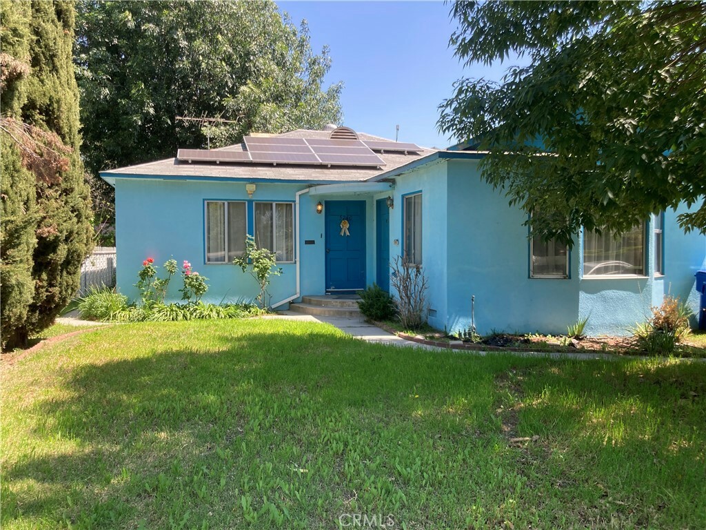 Property Photo: 5738 Beck Avenue 5738-5740 CA 91601