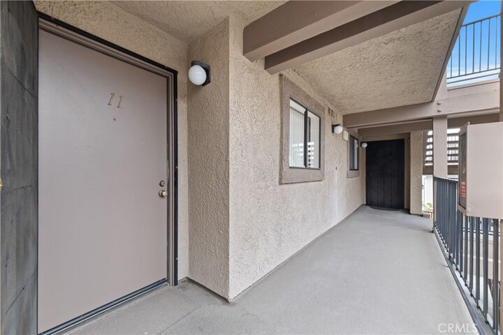 Property Photo:  356 W California Avenue 11  CA 91203 