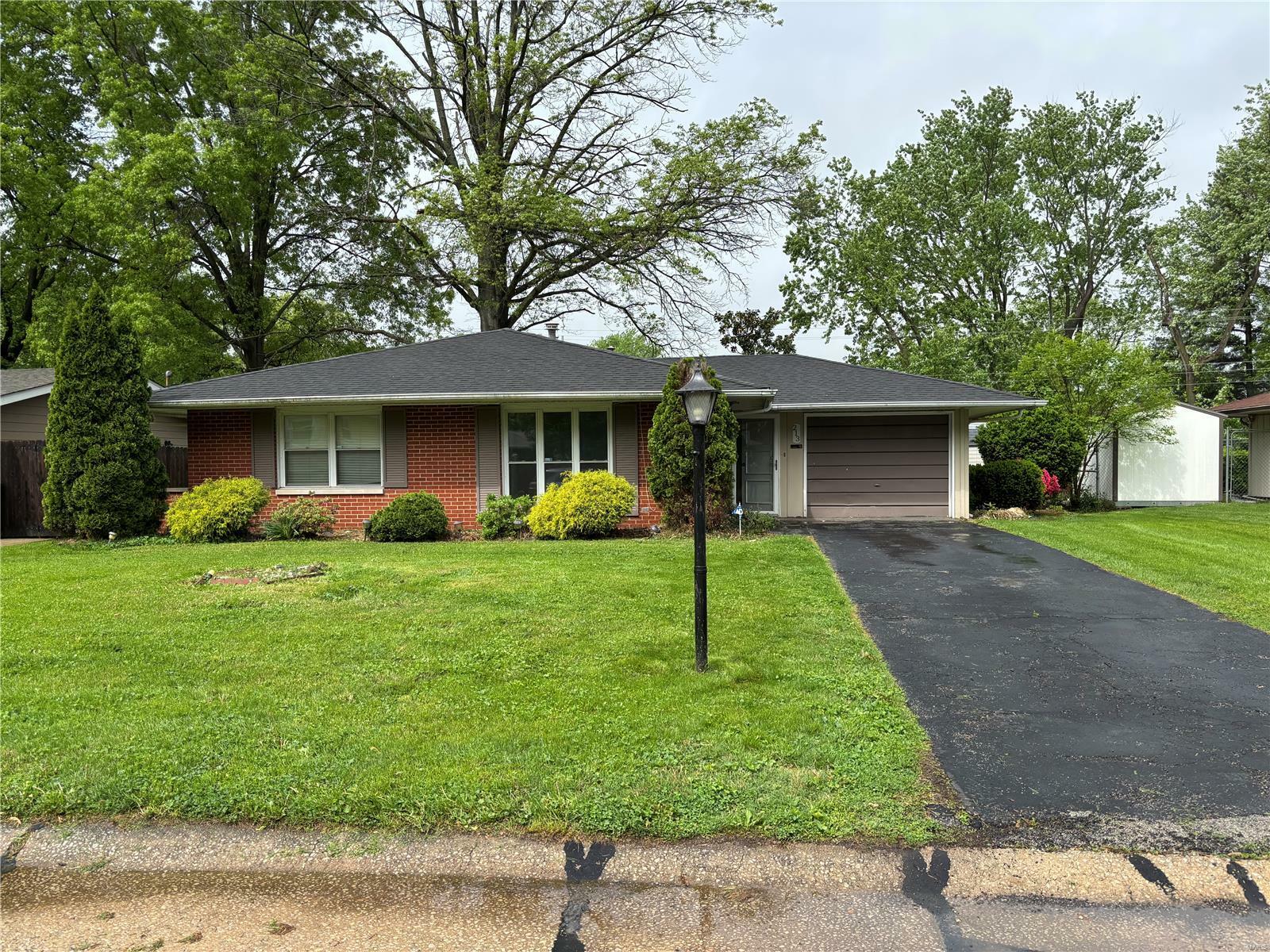 Property Photo: 213 Todd Lane IL 62221