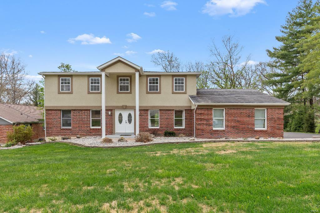 Property Photo: 625 Pinebrook Drive MO 63017
