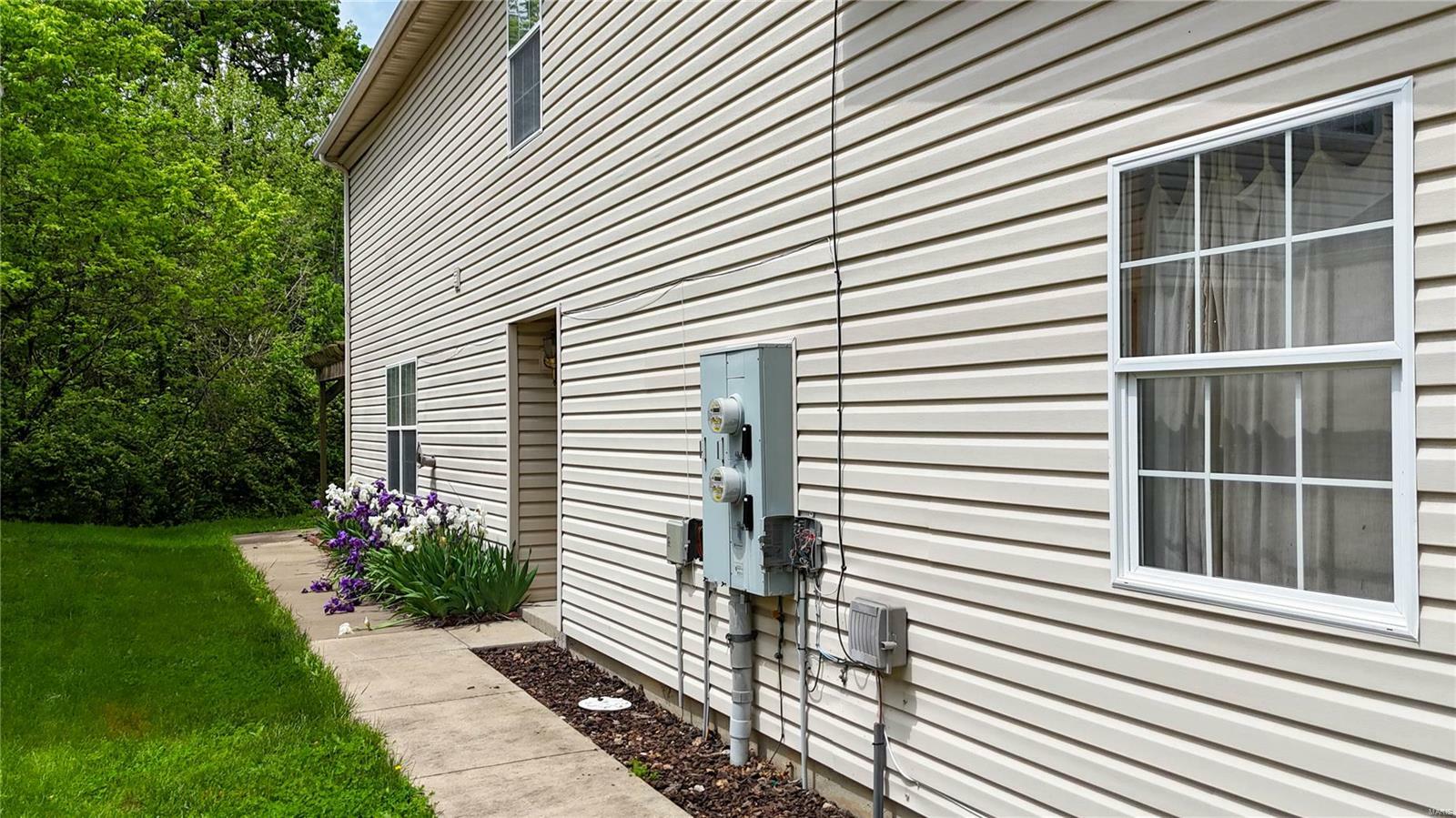 Property Photo: 616 Rock Creek Court MO 63028