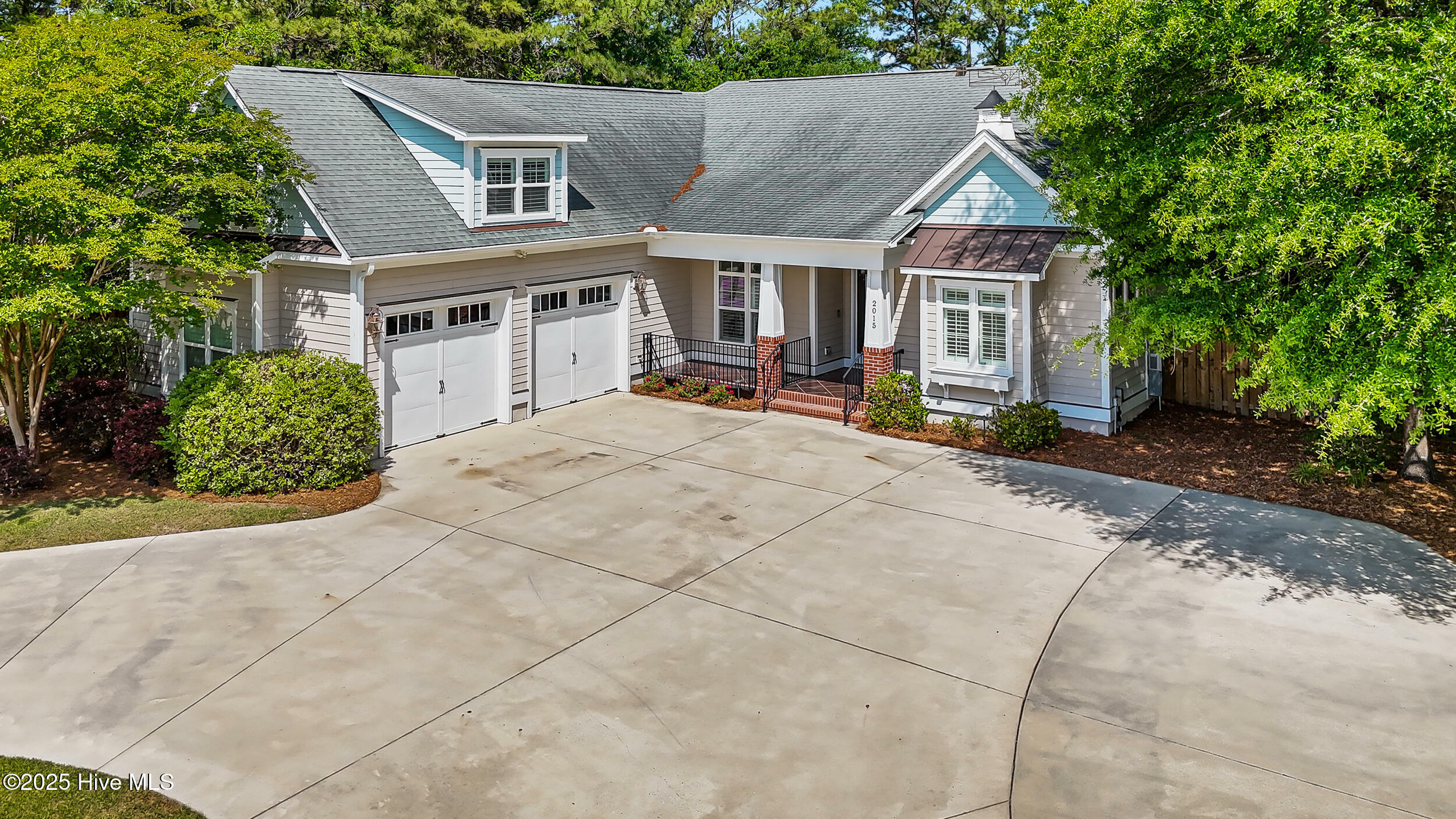 Property Photo: 2015 Lynnwood Drive NC 28403