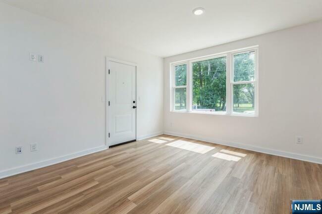 Property Photo:  164 Glenwood Avenue 101  NJ 07003 