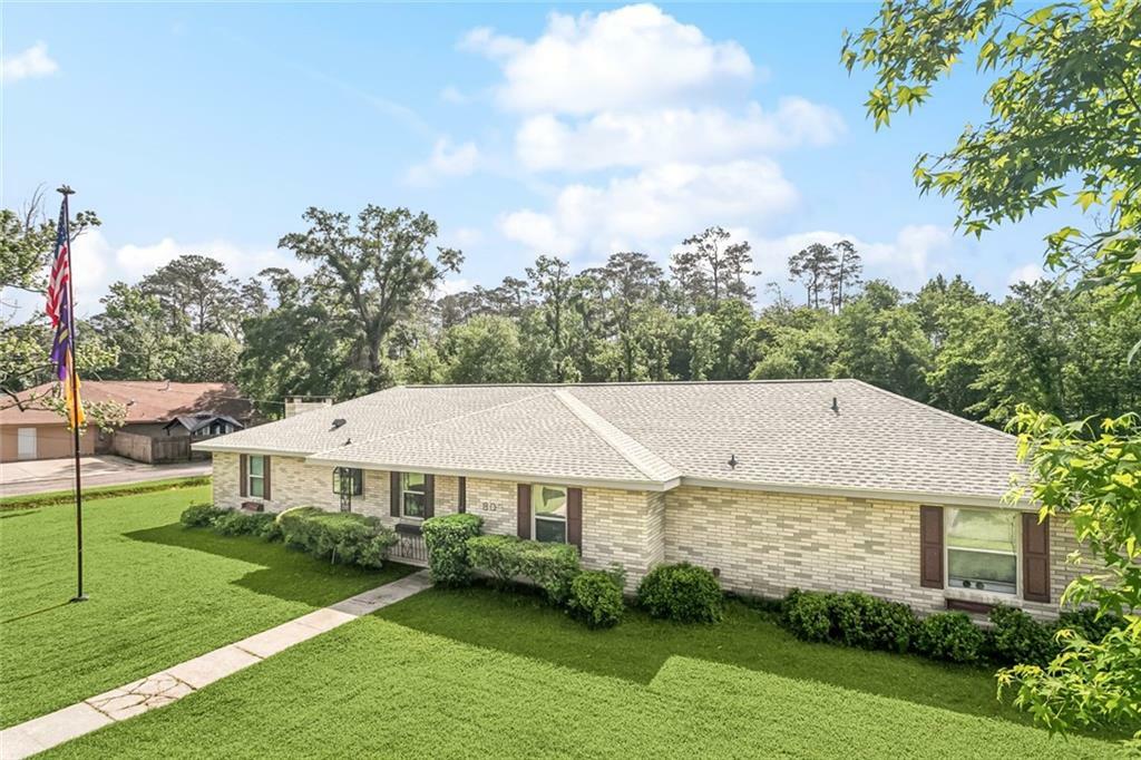 Property Photo:  3808 Thomas Drive  LA 70458 
