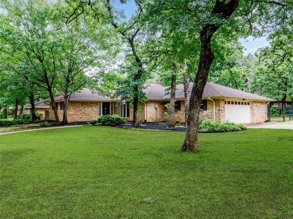 Property Photo: 2345 Ravenwood Drive TX 75050