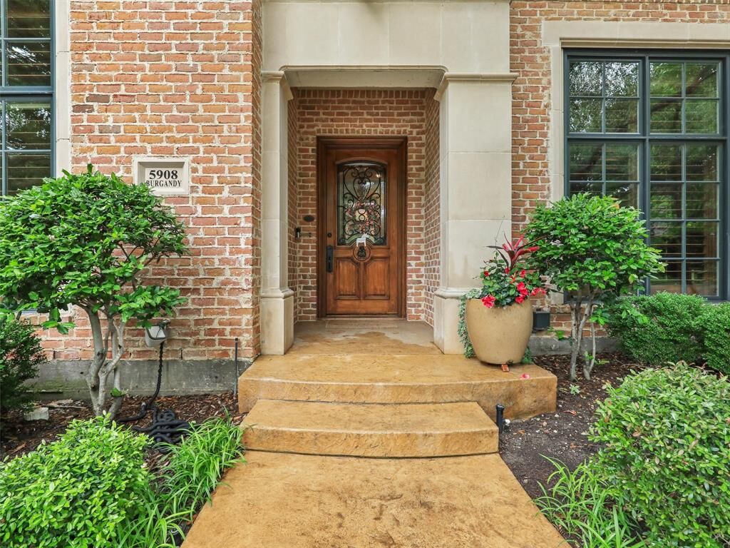Property Photo: 5908 Burgandy Street TX 75093