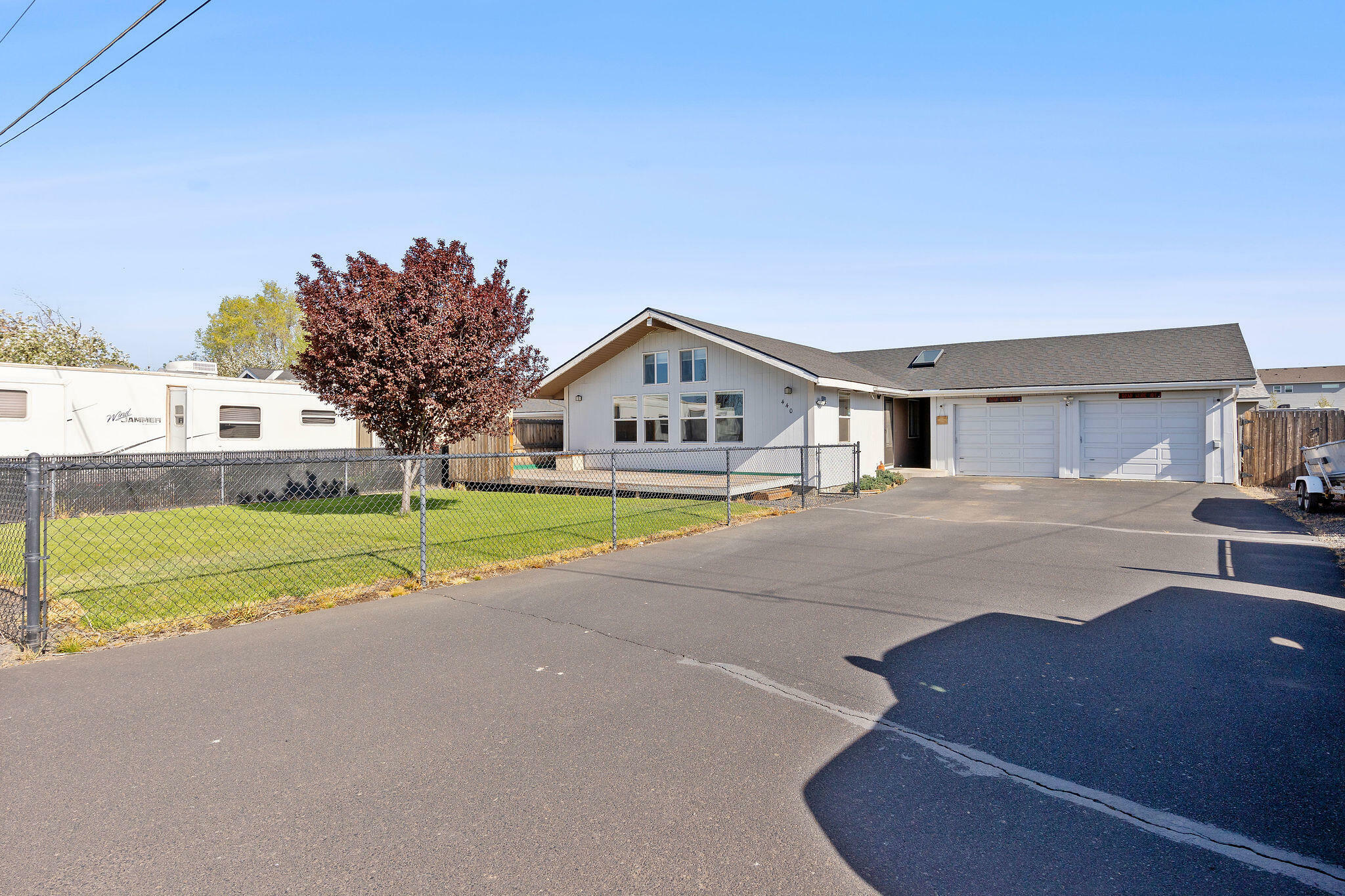 Property Photo:  440 NW Birch Lane  OR 97741 