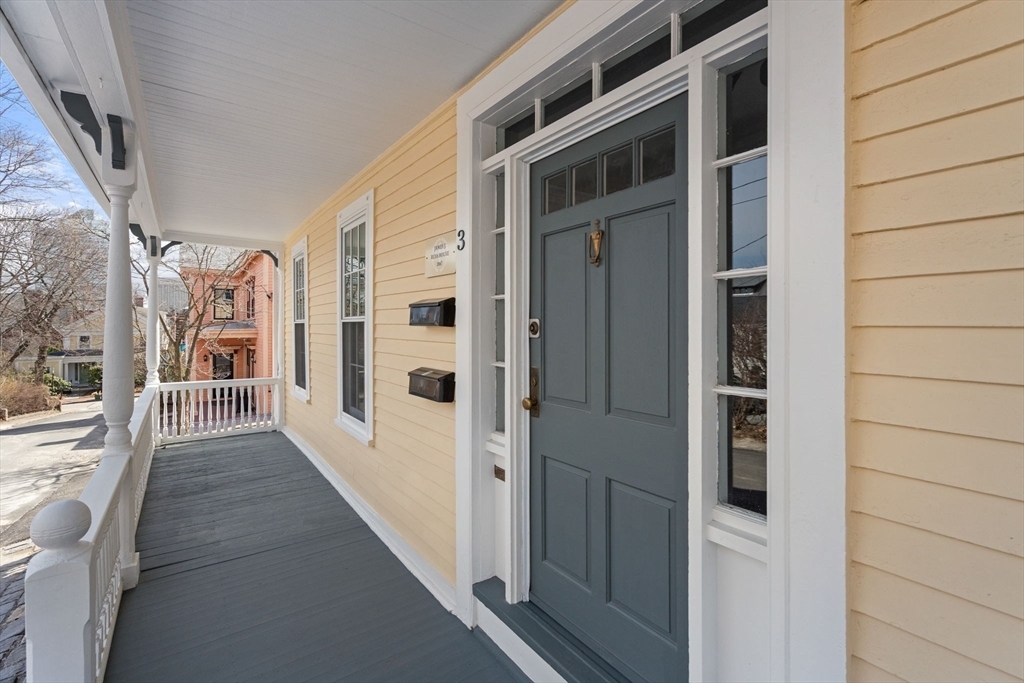 Property Photo: 3 Oxford Pl MA 01609