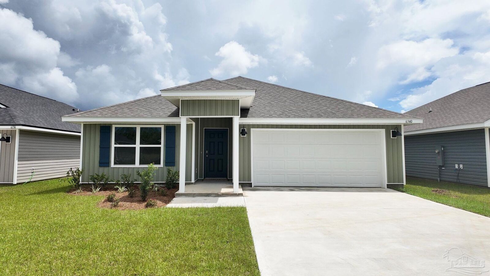 Property Photo: 6340 Firefly Dr FL 32583