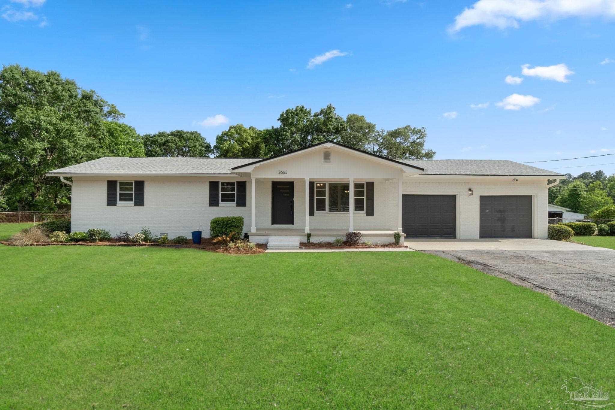 Property Photo: 2663 E Kingsfield Rd FL 32534