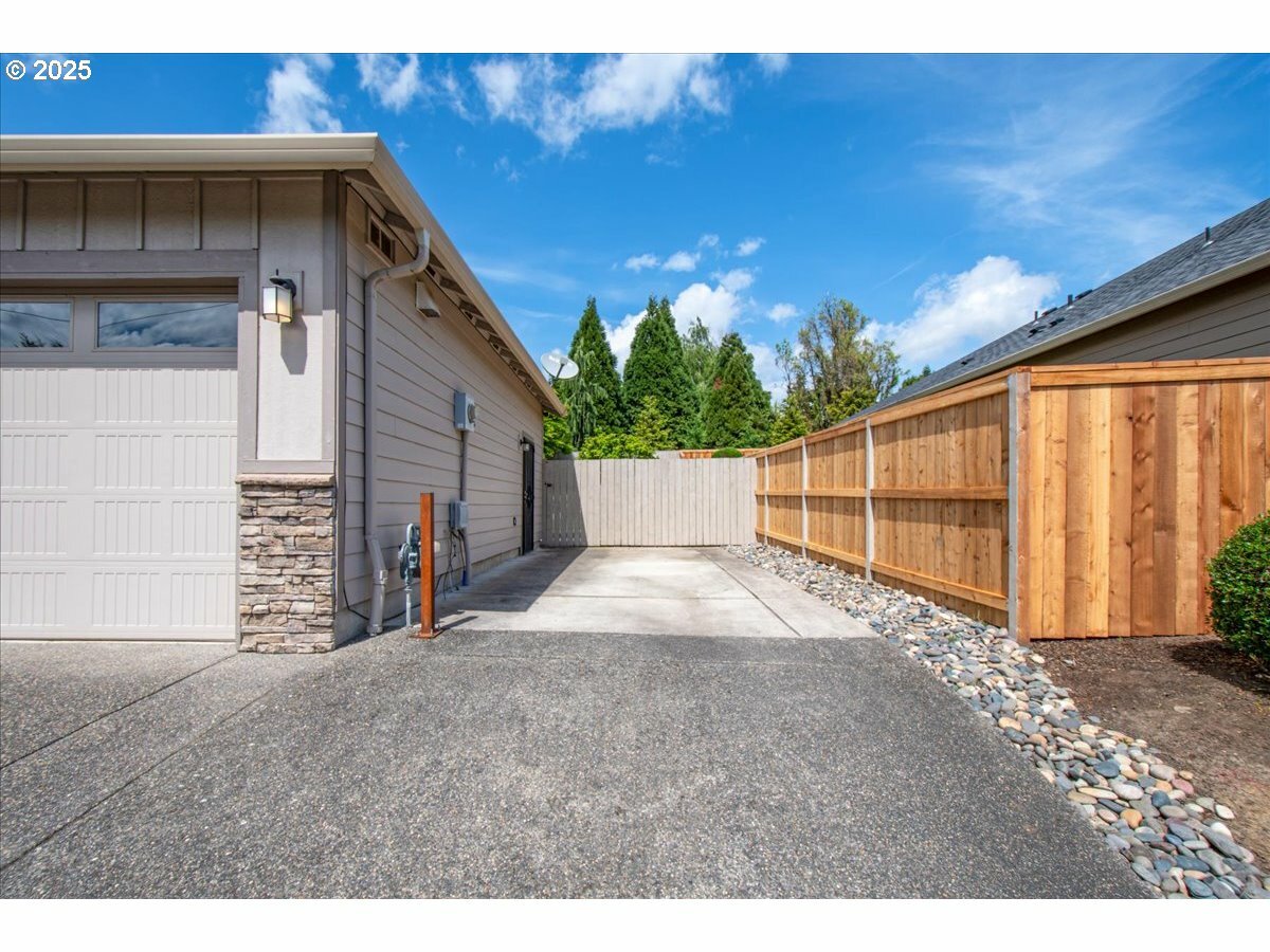Property Photo: 4414 NW 122nd St WA 98685