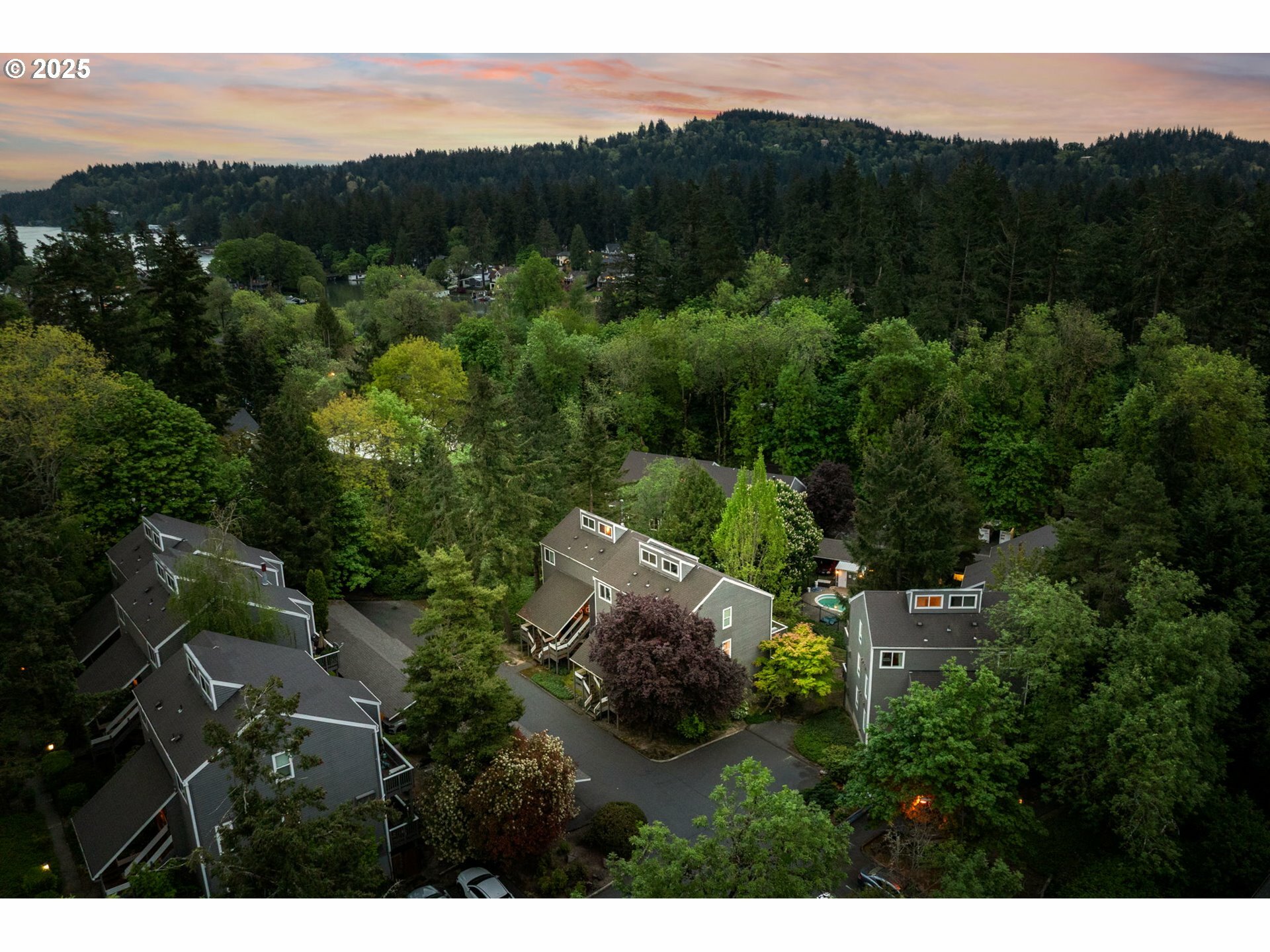 Property Photo: 4640 Lower Dr OR 97035