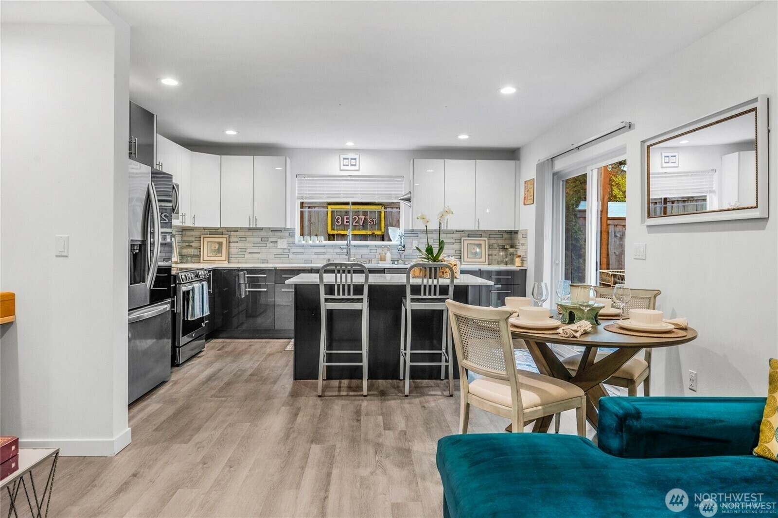 Property Photo: 712 NW 95th Street 2 WA 98117