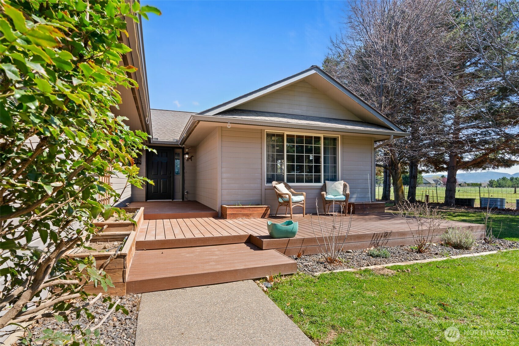 Property Photo: 1350 Number 6 Road WA 98926