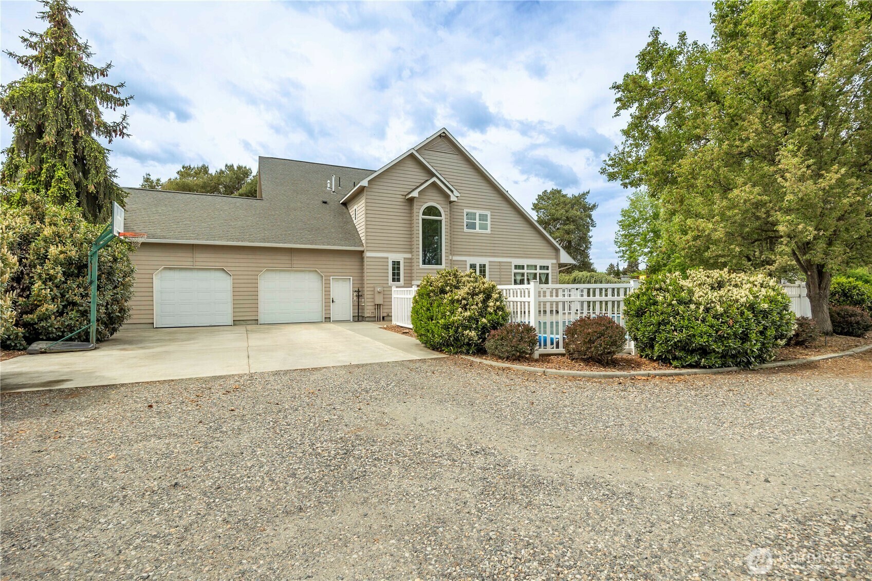 Property Photo:  8620 W Richardson Road  WA 99301 