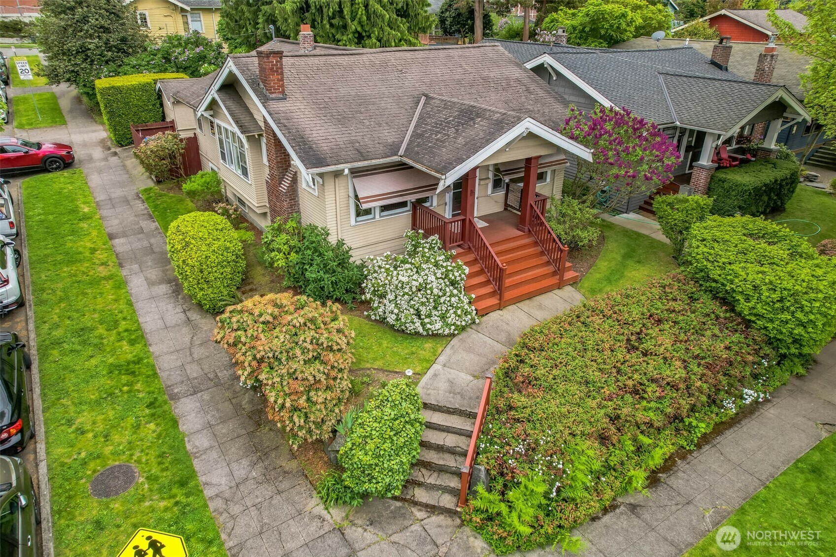 Property Photo: 4132 Ashworth Avenue N WA 98103