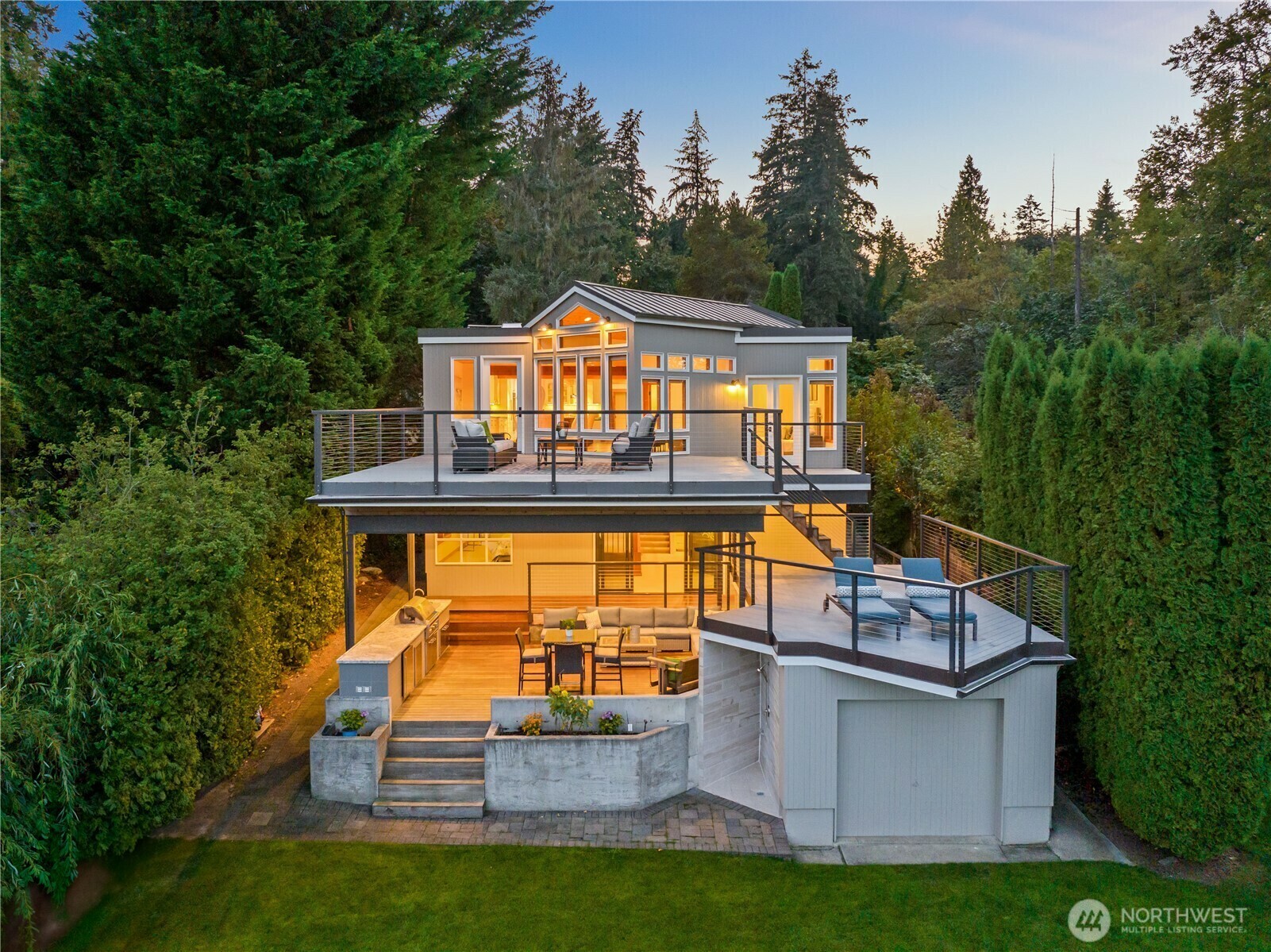 Property Photo: 2624 W Lake Sammamish Parkway NE WA 98052