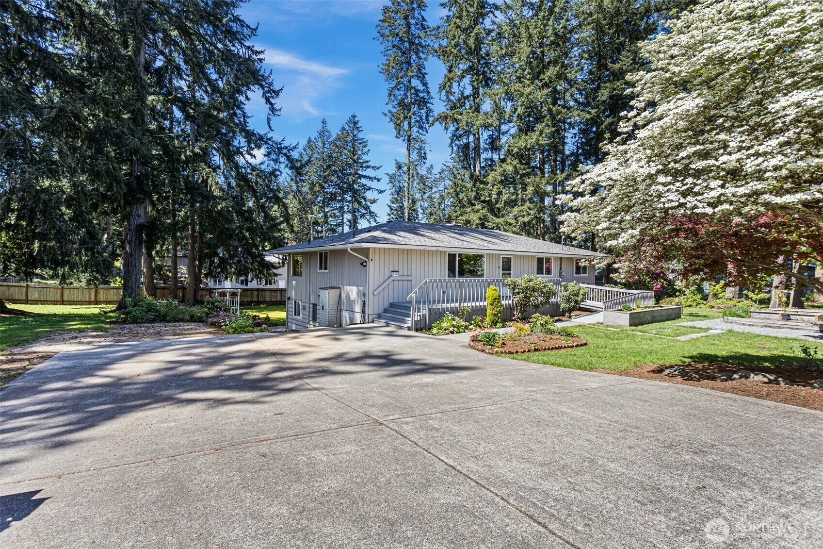 Property Photo: 28847 37th Avenue S WA 98001