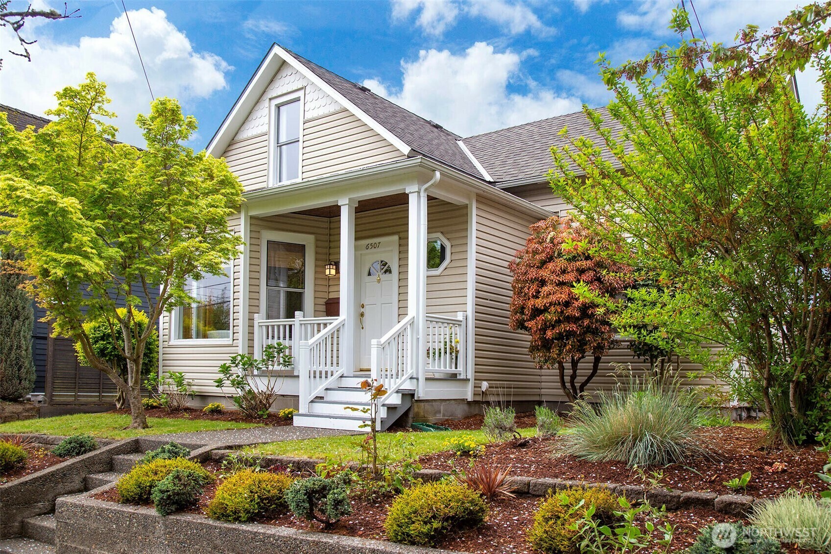 Property Photo: 6507 Earl Avenue NW WA 98117