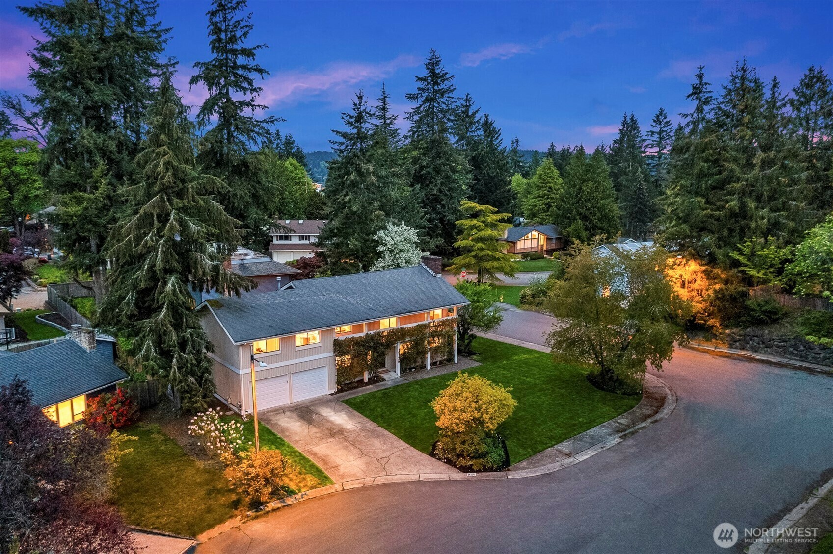 Property Photo: 15126 NE 67th Place WA 98052
