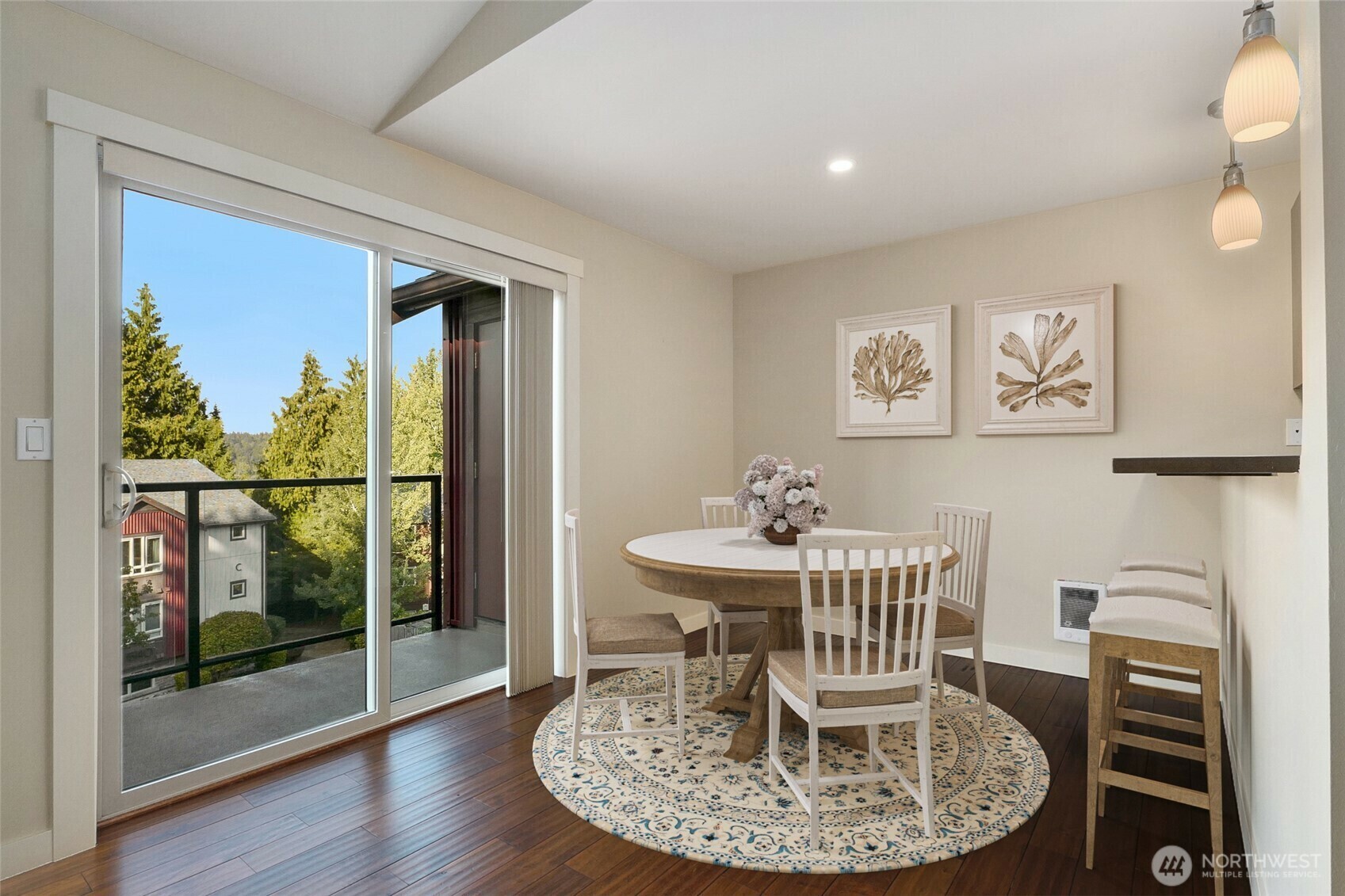 Property Photo: 15132 NE 82nd Street 301 WA 98052