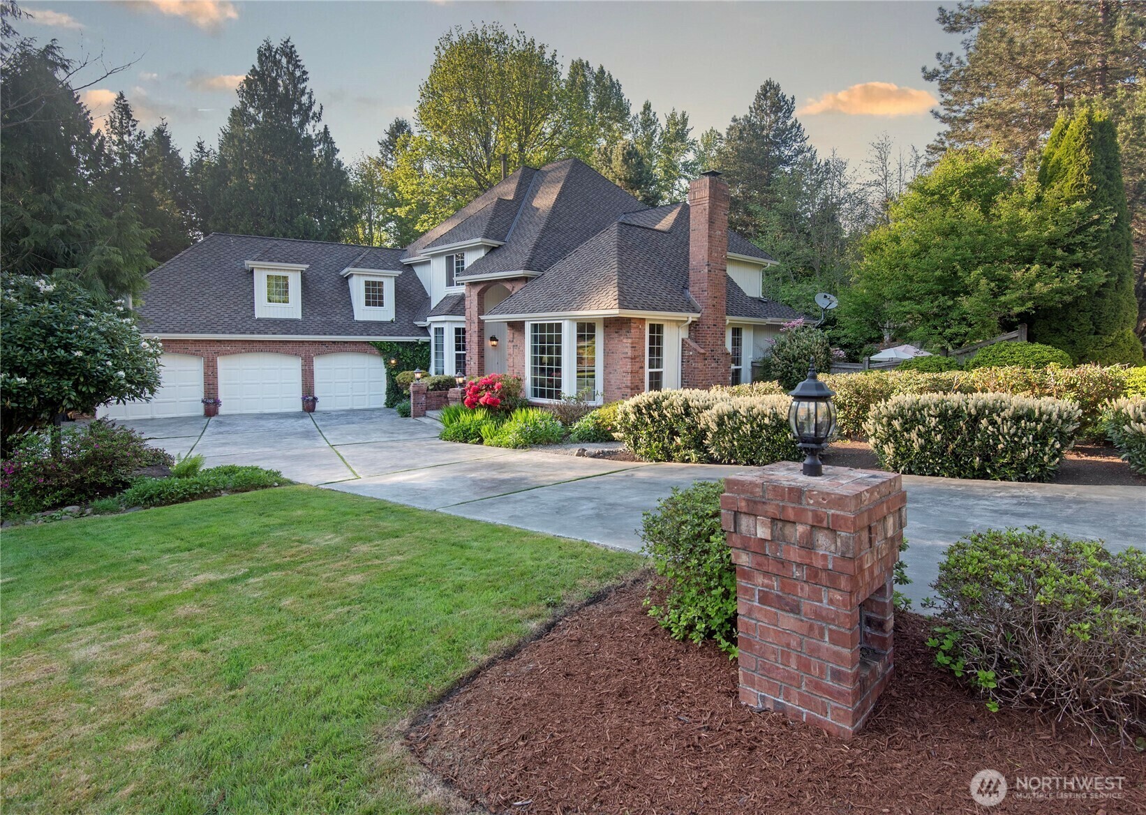 Property Photo: 12938 196th Court NE WA 98077