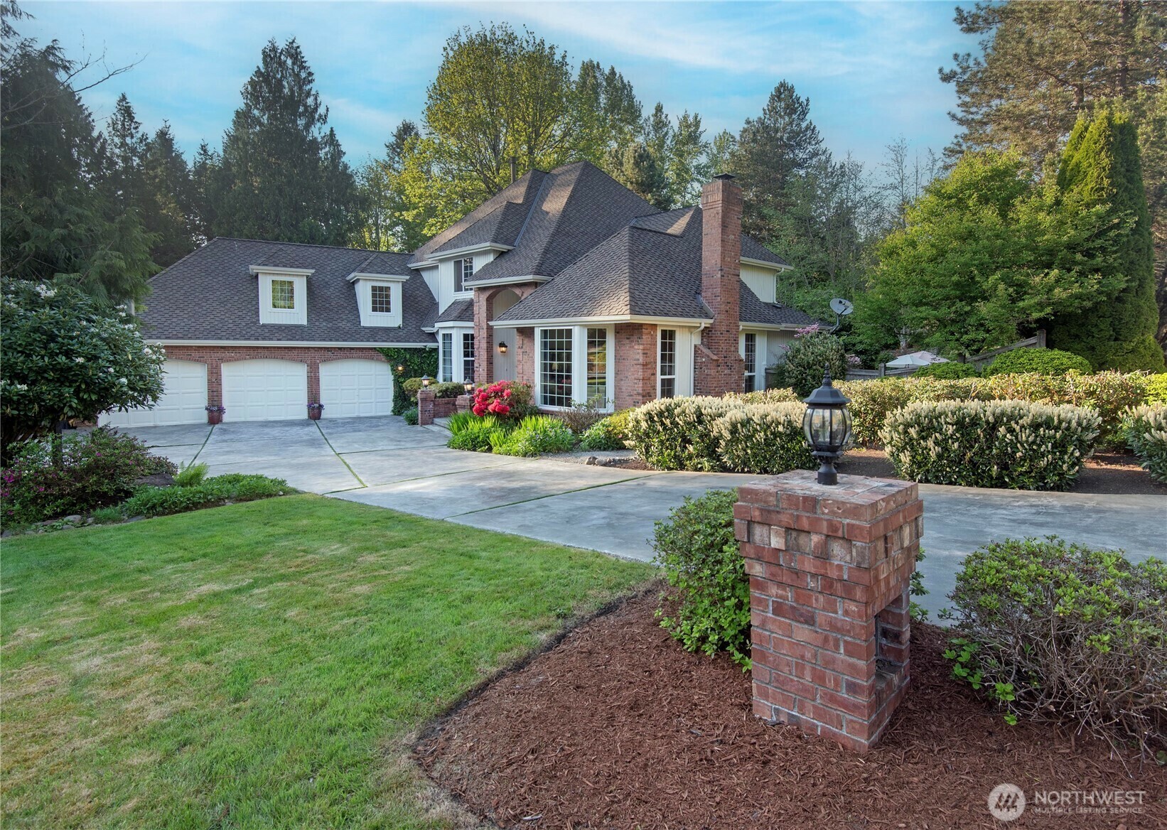 Property Photo: 12938 196th Court NE WA 98077