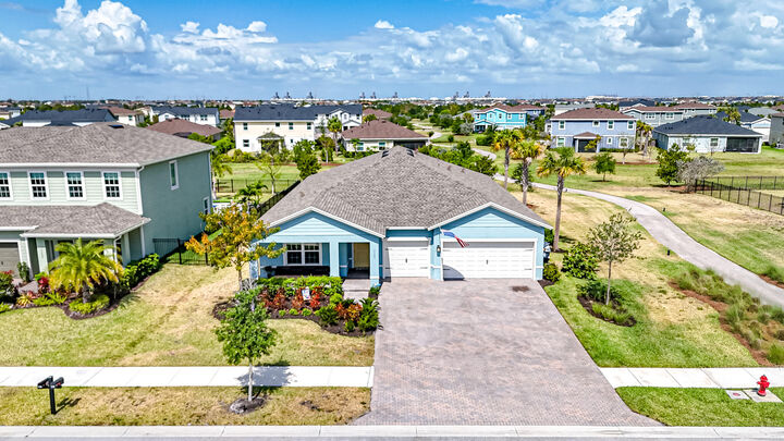Property Photo: 1161 Harvester Crossing FL 33470