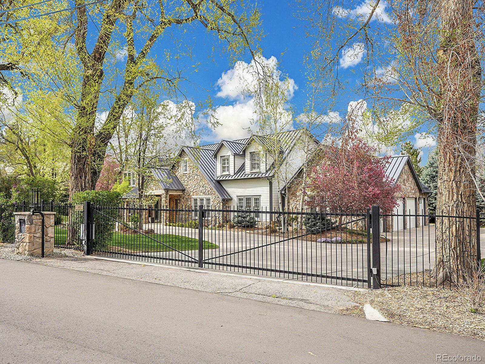 Property Photo: 1075 E Oxford Lane CO 80113