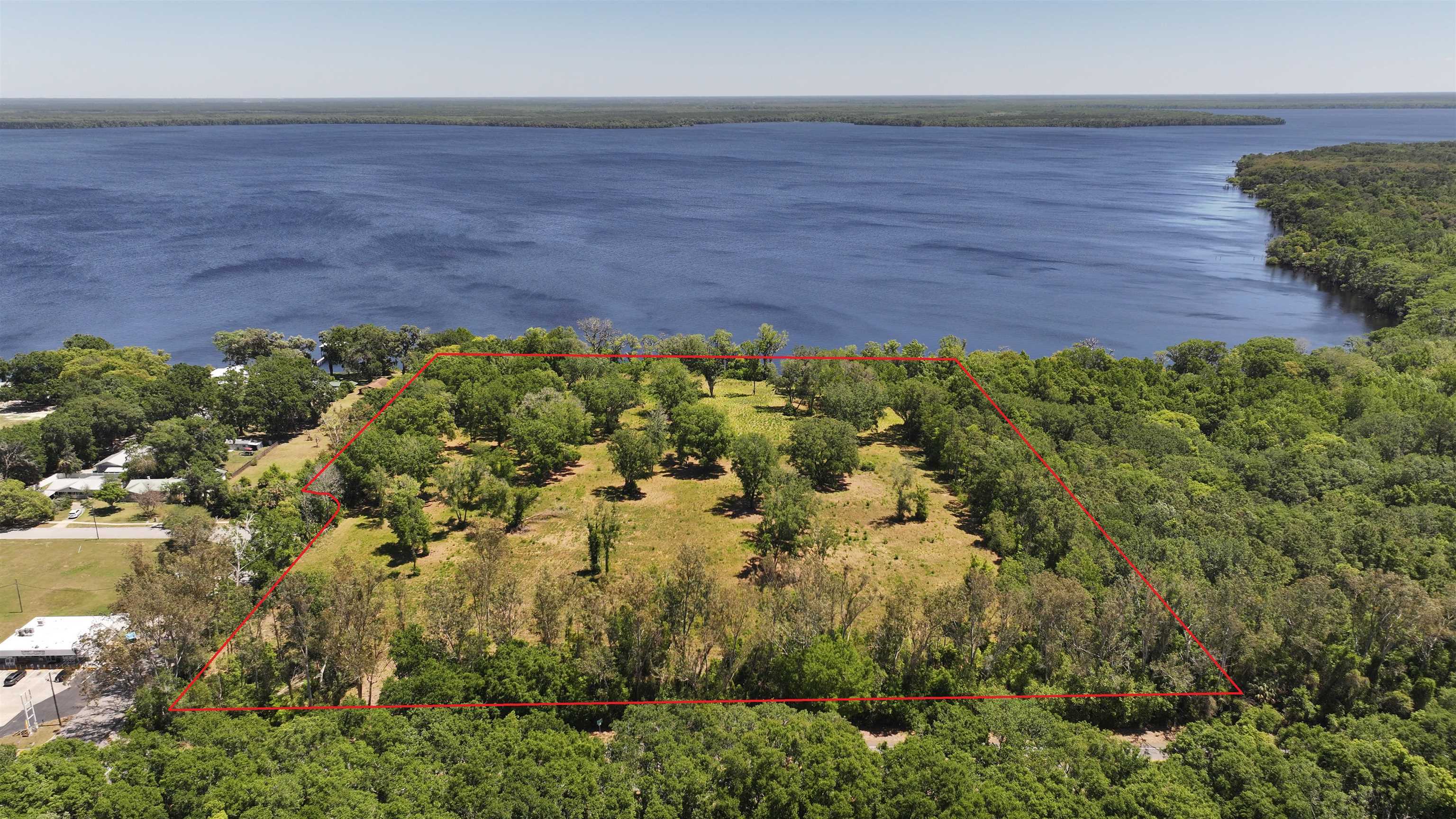 Property Photo: 2570 S Highway 17 FL 32112