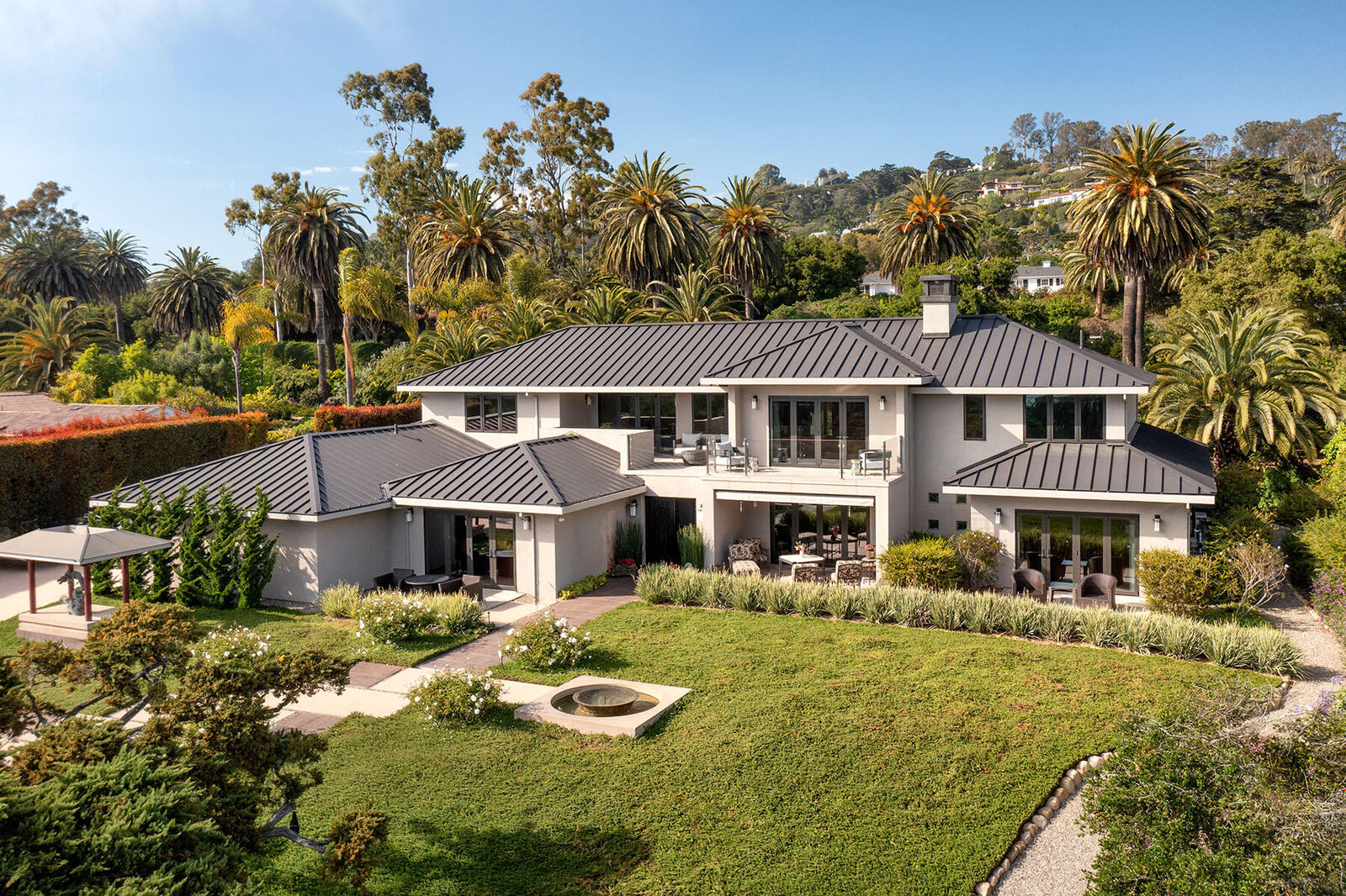 Property Photo: 4116 Creciente Drive CA 93110