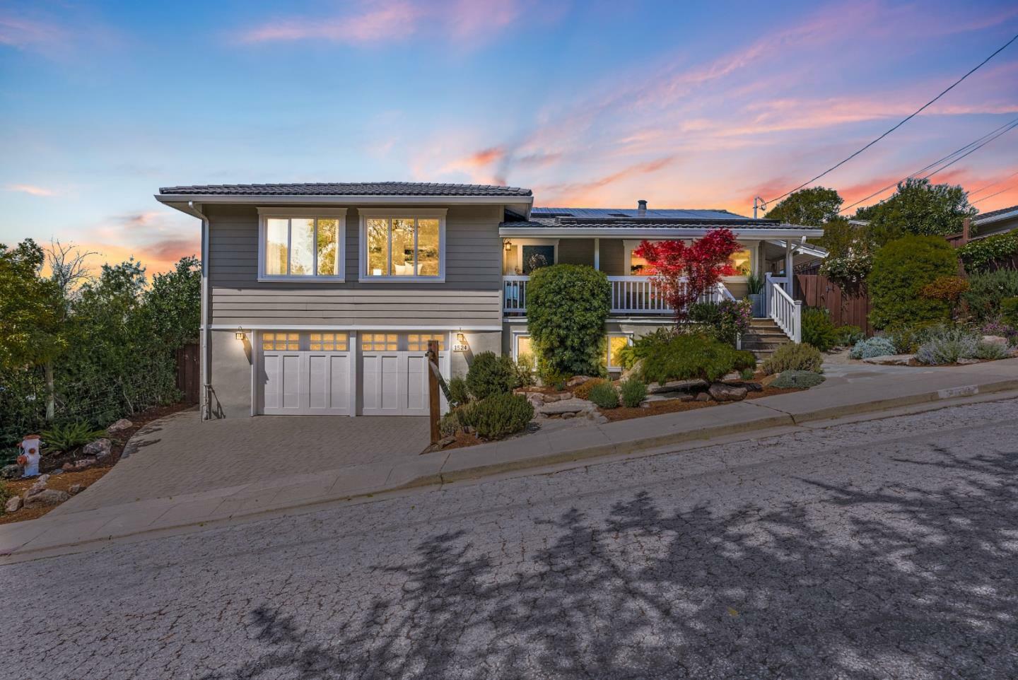 Property Photo: 1524 Desvio Way CA 94002