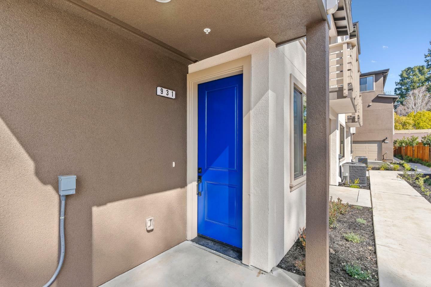 Property Photo: 931 Woodside Road CA 94061