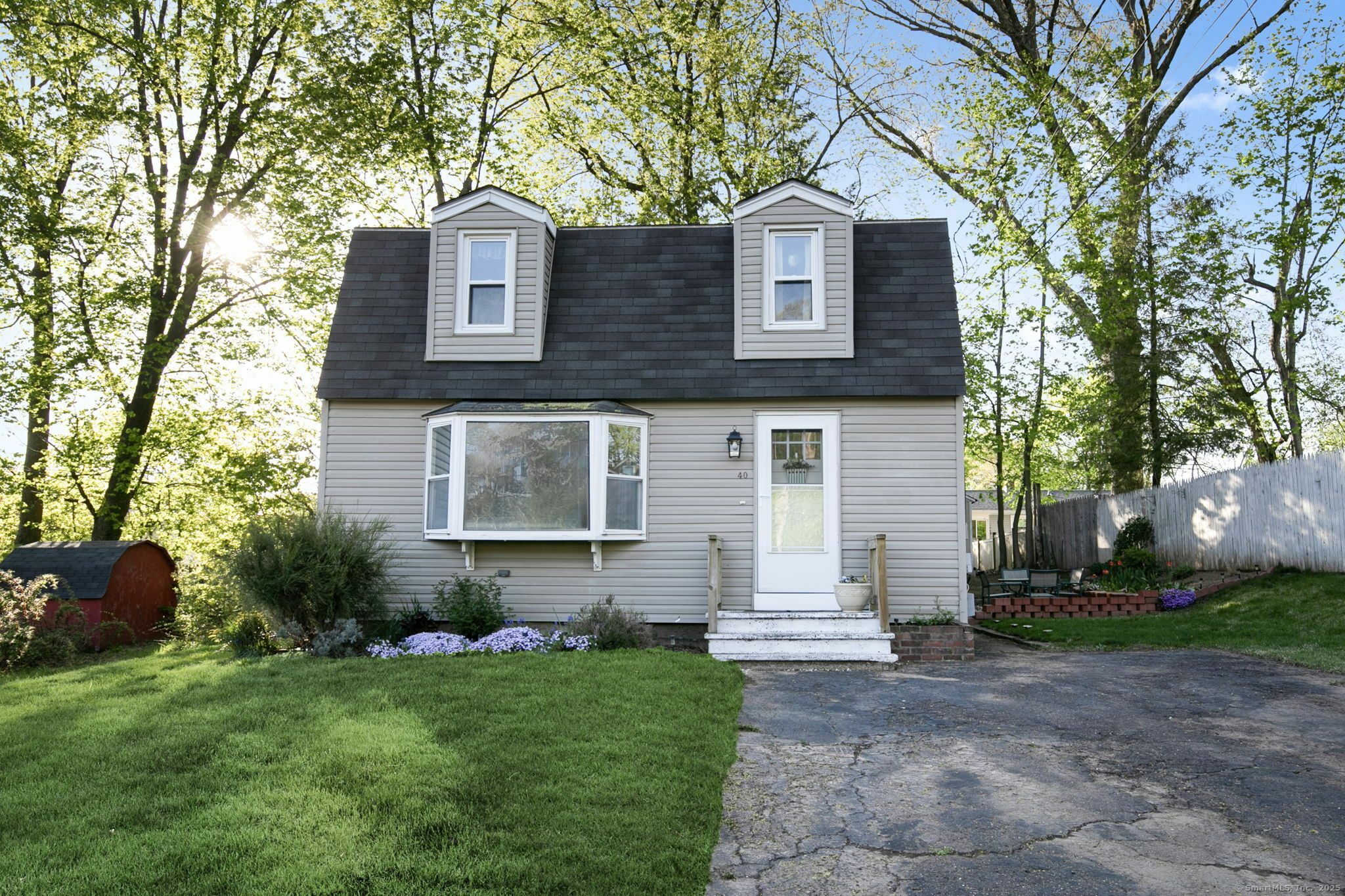 Property Photo: 40 Hillside Street CT 06451